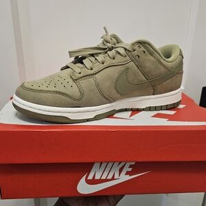 Wmns Dunk Low Premium 'Neutral Olive' Nike